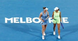 巴里·邦兹在匹兹堡海盗队获得他的首座金手套奖，展现顶尖外野守备